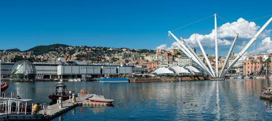 fotografia di porto antico genova